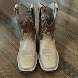 EUC Boys Ariat Cowboy boots Sz12